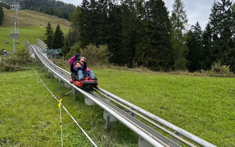 Auf der Sommerrodelbahn Pradaschier in Churwalden